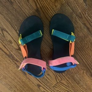 Tevas size 8